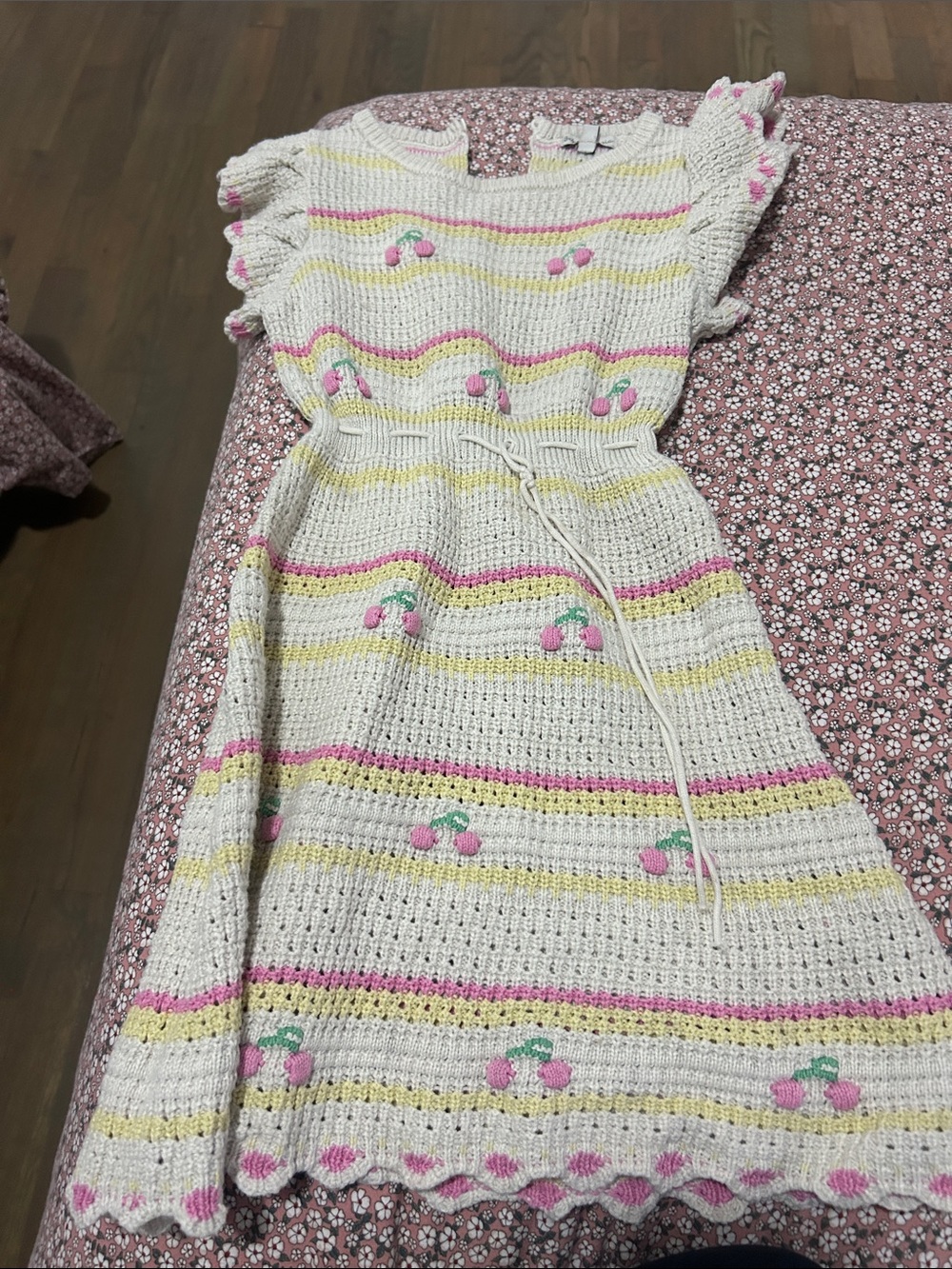 Bebe organic size 6 Girls' Cream Knit Cherry Dress